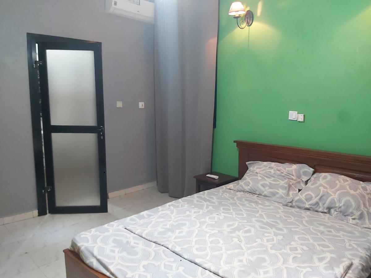 Hotel Appart B4U Яунде Экстерьер фото